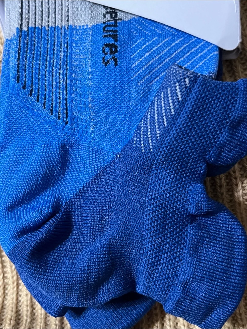 Feetures Elite Ultra Light Blue Low-Cut Socks Unisex